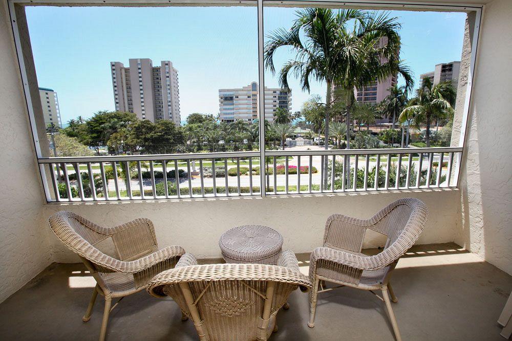 Marco Beach Vacation Suites Caxambas Exterior photo
